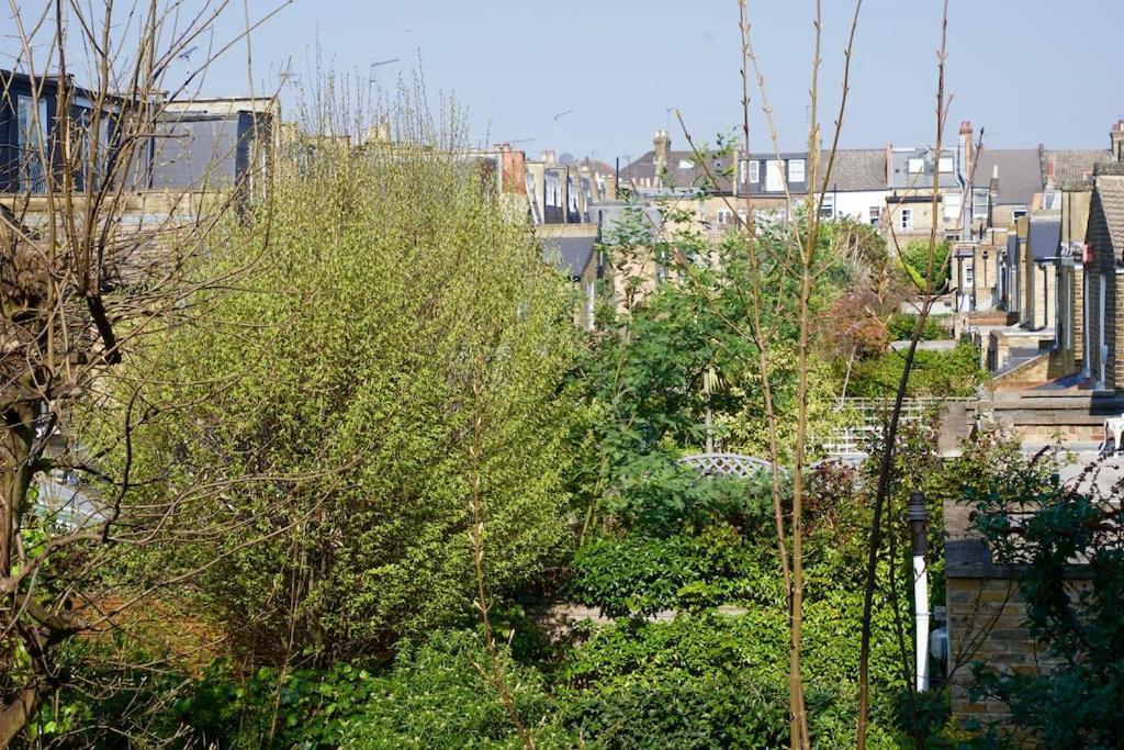 Glorious View Over The Park London Bagian luar foto